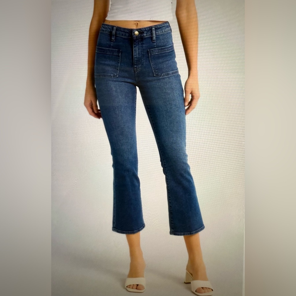 Frame Le Crop Mini Bootcut Jeans. Size 31.